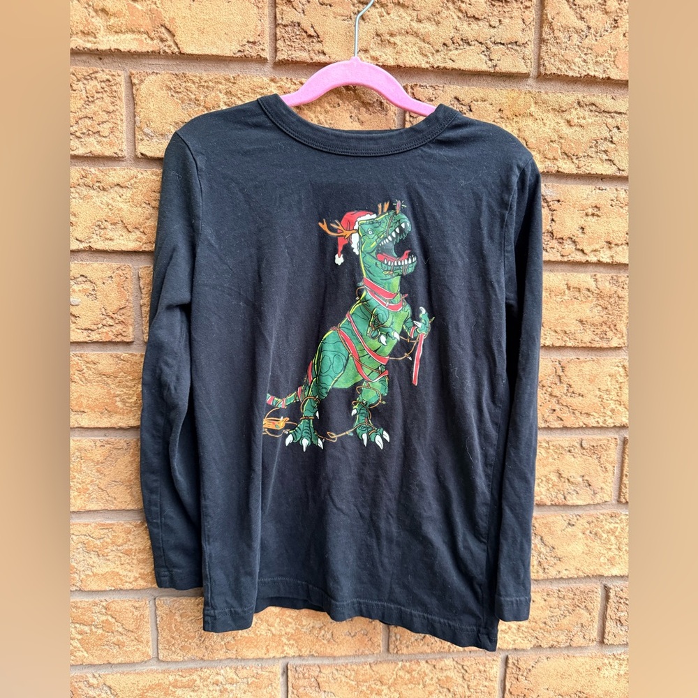 • 10/$25- Joe Fresh Trex Christmas Lights Graphic Long Sleeve‎ Top